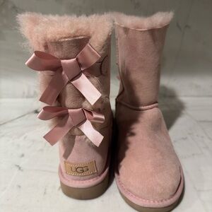 UGG Pink Bailey II 2.0 NWOT